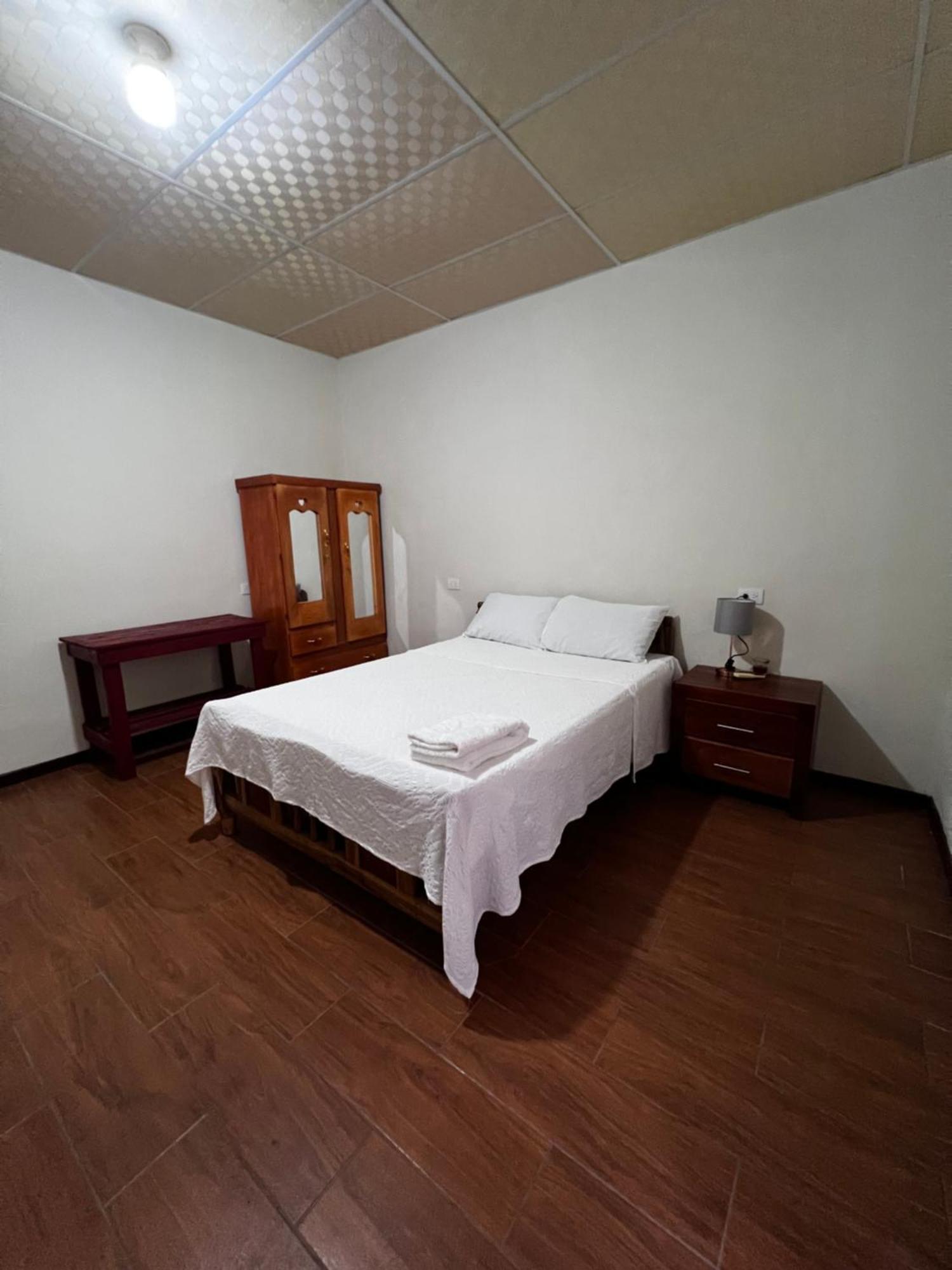 Ibania Hostal Tamanique Ruang foto