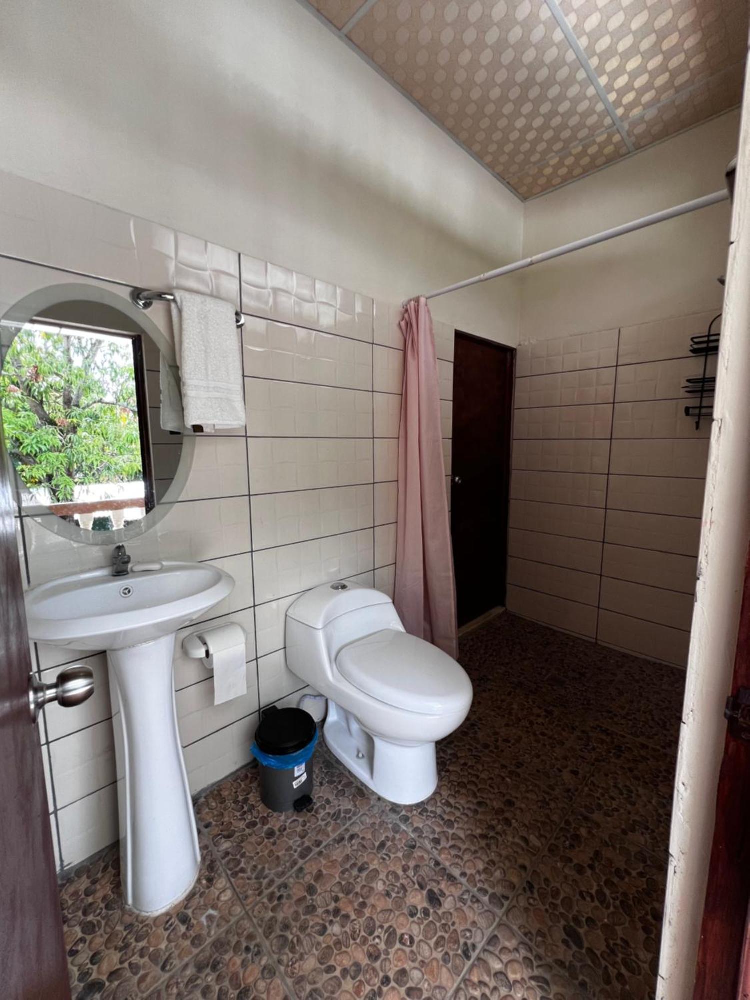 Ibania Hostal Tamanique Bagian luar foto