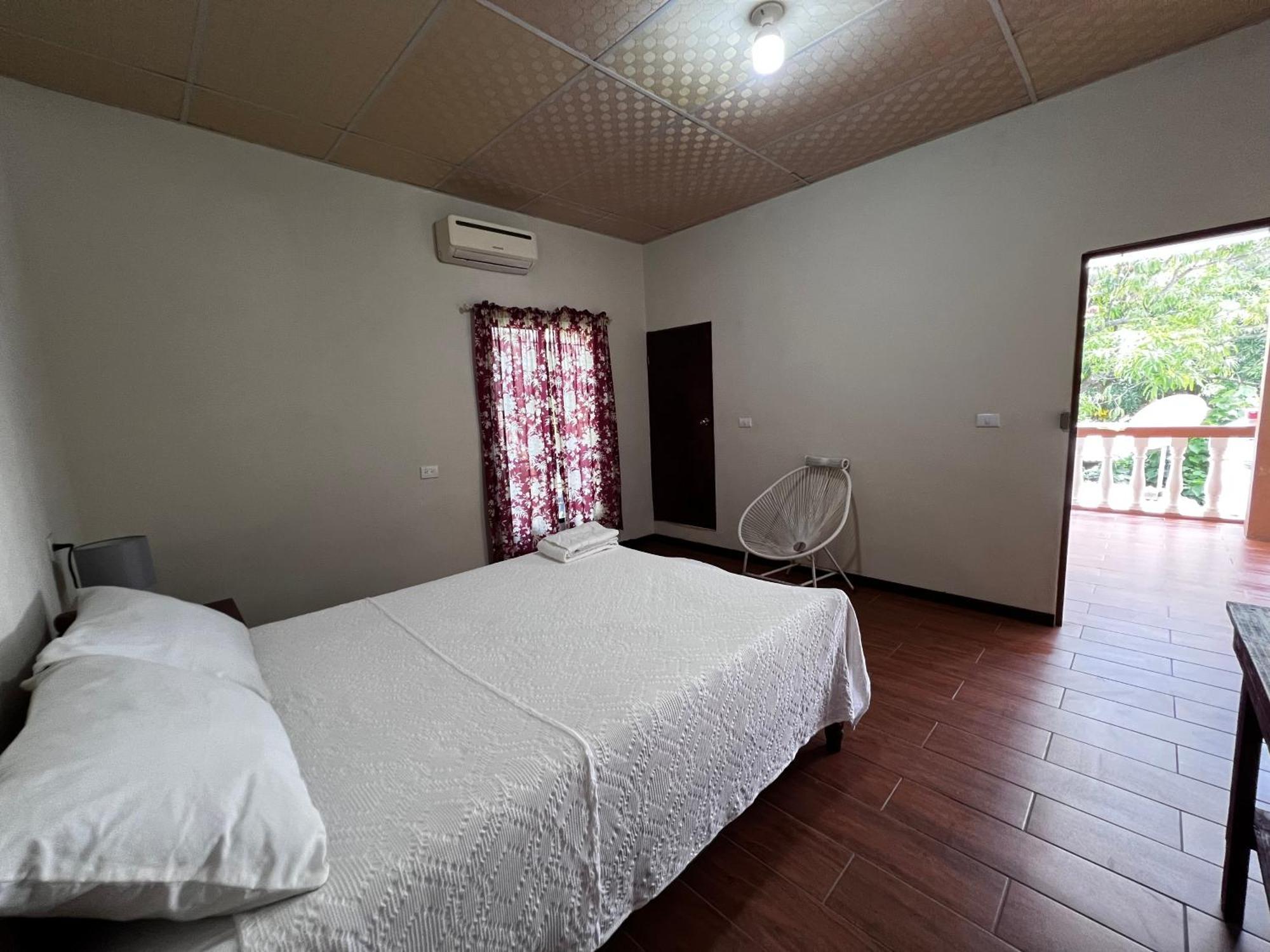 Ibania Hostal Tamanique Bagian luar foto