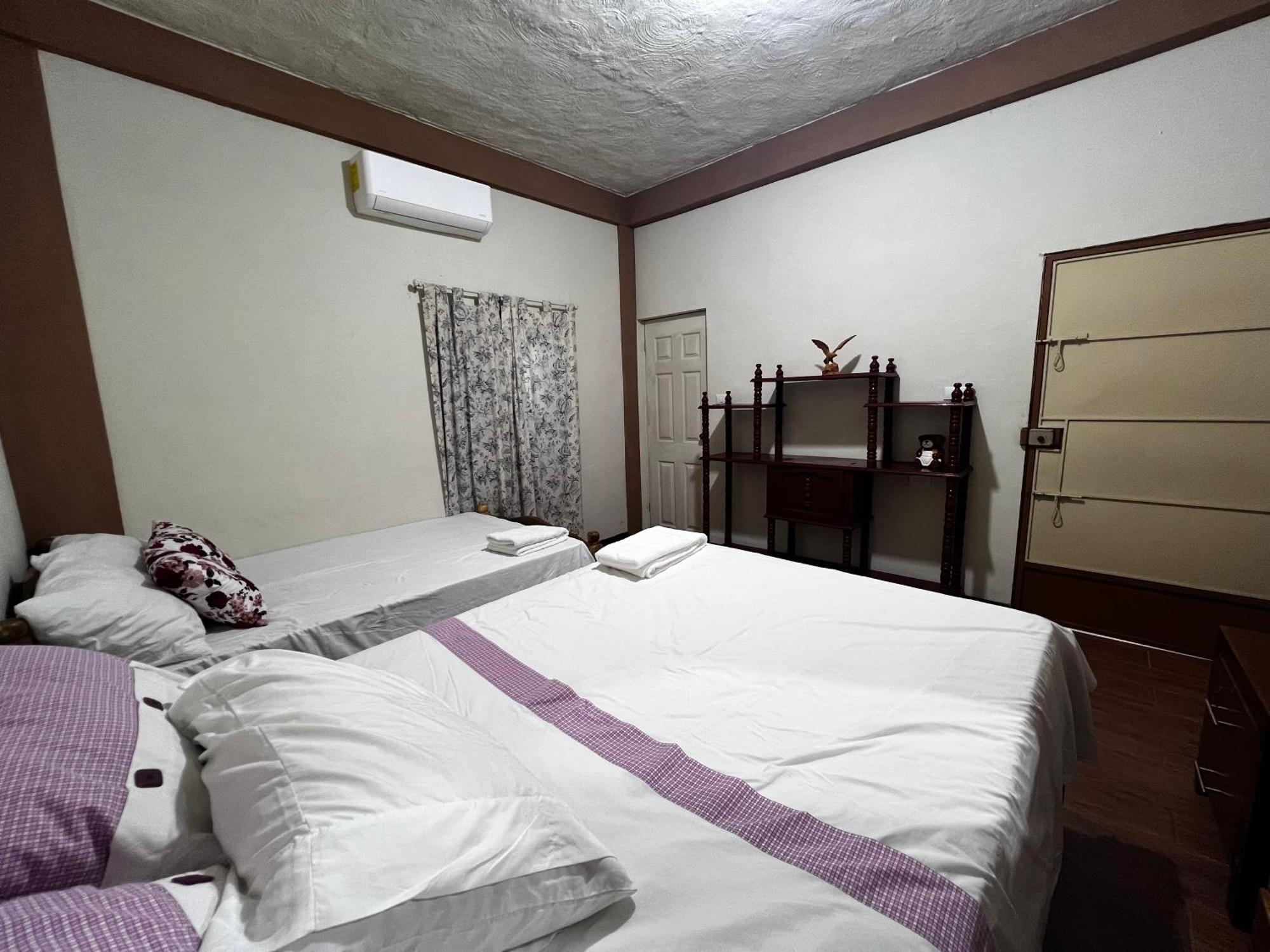 Ibania Hostal Tamanique Bagian luar foto