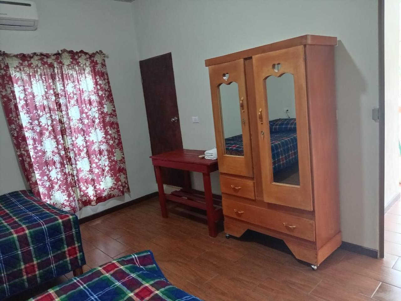 Ibania Hostal Tamanique Bagian luar foto